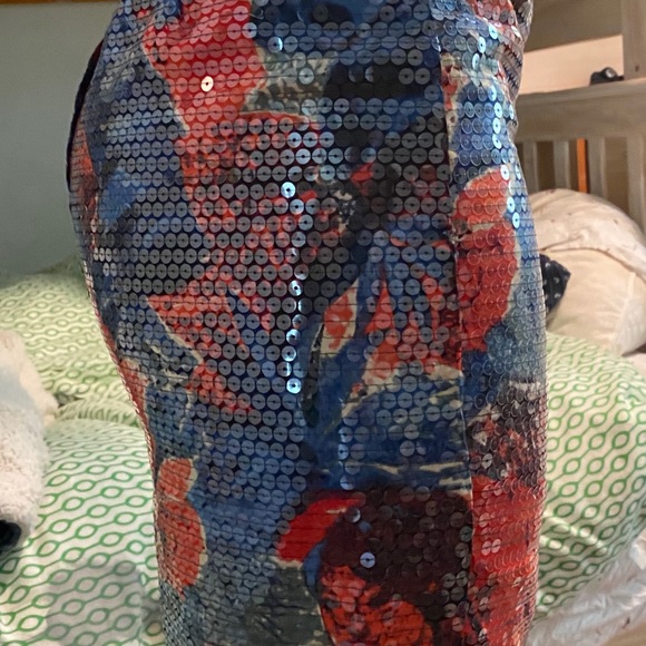 skirt suit - Picture 3 of 8